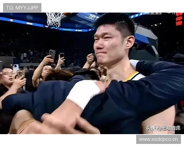 双塔连线精彩配合 周琦吊传助攻胡金秋2打3轻松碾压对手 双塔连线精彩配合 周琦吊传助攻胡金秋2打3轻松碾压对手