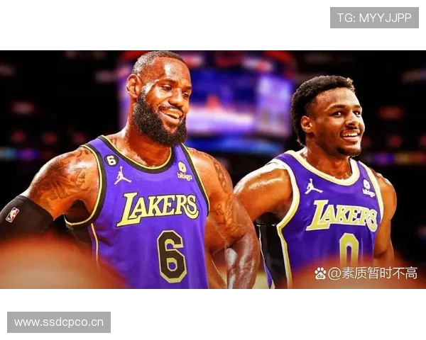 詹姆斯夫妇亲临现场支持洛杉矶道奇队精彩比赛未赴客场